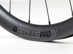 Best Sale Trek Bikes Bontrager Aeolus Pro 3V TLR Boost Disc Road Wheel Black/Anthracite