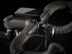 Sale Trek Bikes Domane AL 2 Rim Gloss Mulsanne Blue/Matte Trek Black