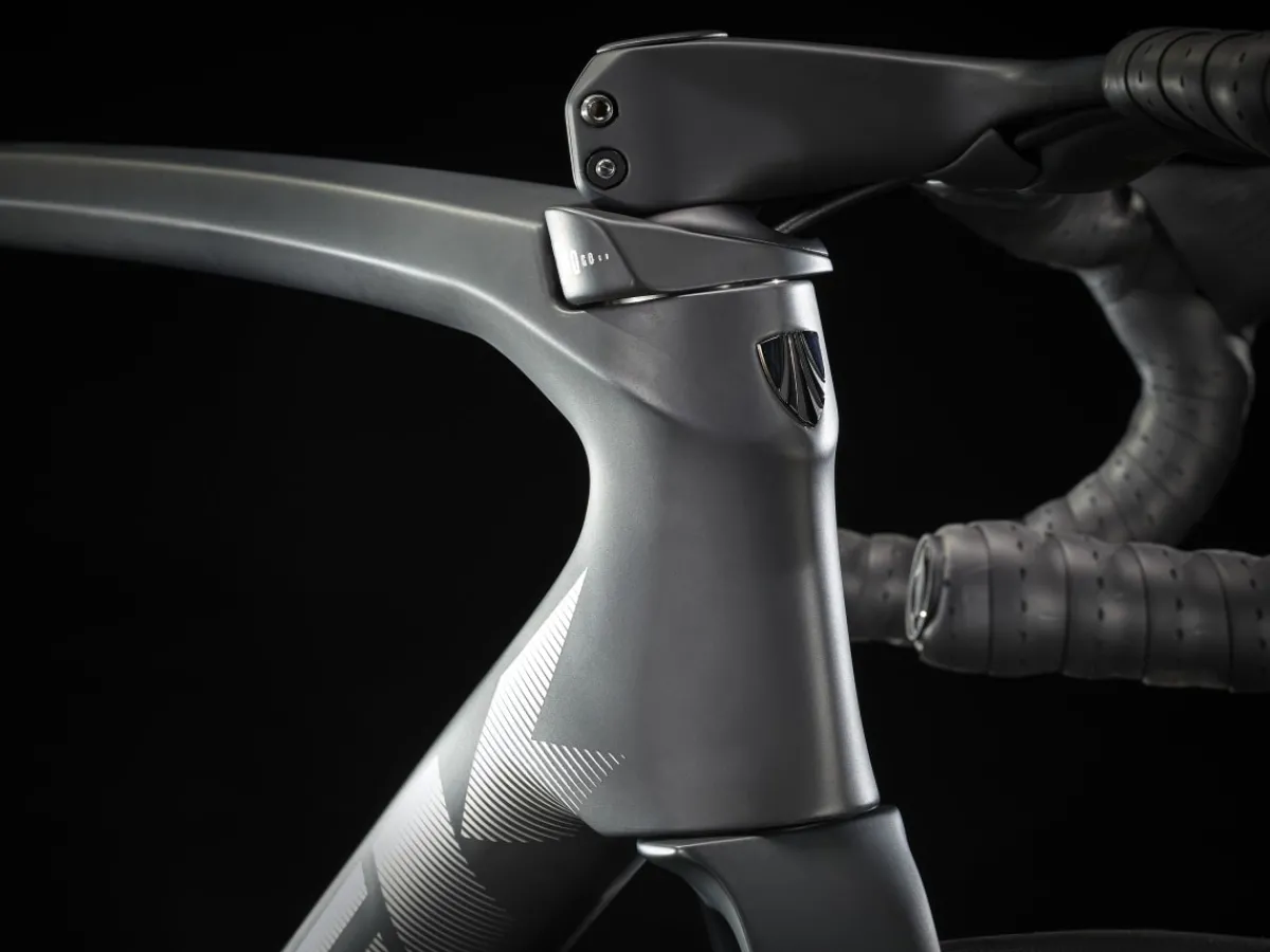 Best Sale Trek Bikes Émonda SLR 6 AXS Dark Prismatic/Trek Black