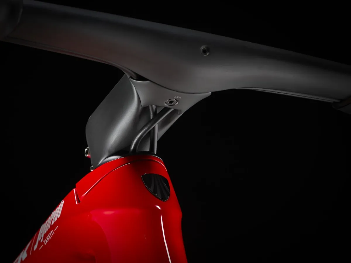 Best Sale Trek Bikes Émonda SLR 6 AXS Dark Prismatic/Trek Black