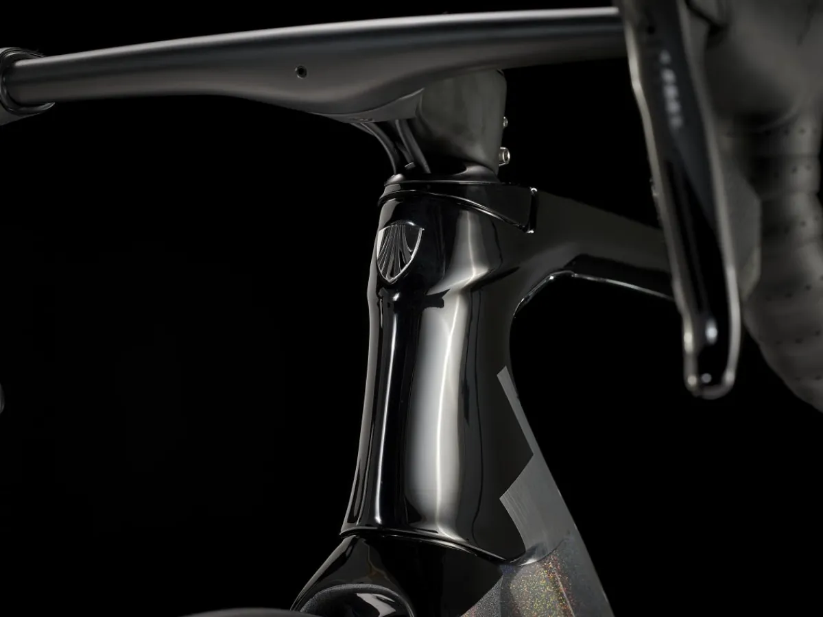 Best Sale Trek Bikes Émonda SLR 6 AXS Dark Prismatic/Trek Black