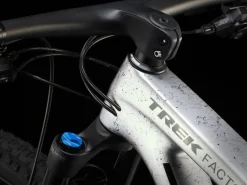 New Trek Bikes Supercaliber SLR 9.8 XT Gen 2 Argent Drizzle