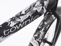 Hot Trek Bikes Townie Path Go! 10D EQ Step-Over